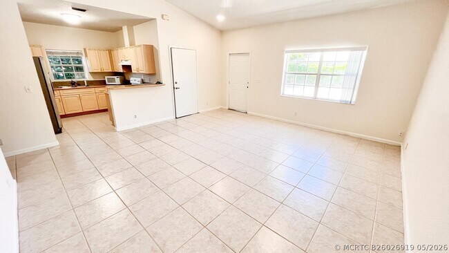 Photo - 1440 Hawthorne Pl