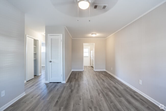 2BR, 1BA - 875SF - Stonegate Apartments