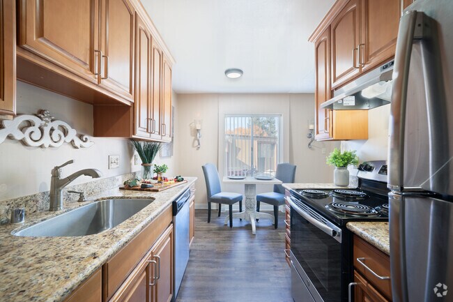 2BR, 2BA - Estilo jardín - Santa Maria Apartments