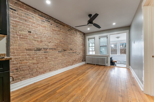 Photo - 3908 W Montrose Ave