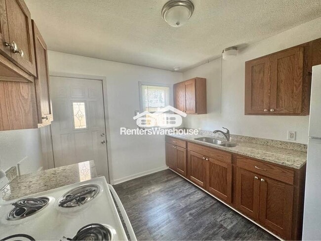 Photo - 510 N 6th Ave E