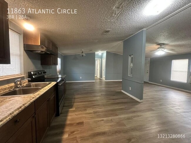 Photo - 11863 Atlantic Cir