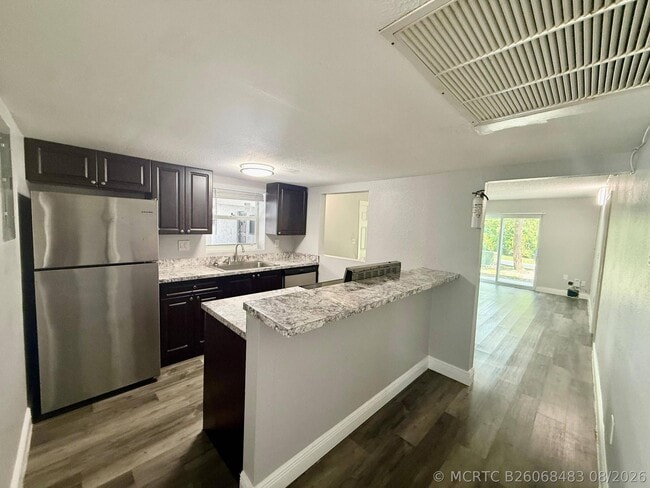 Building Photo - 726 SW 81st Ave Unit 14A