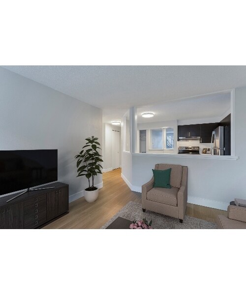 Photo - 899 Washington