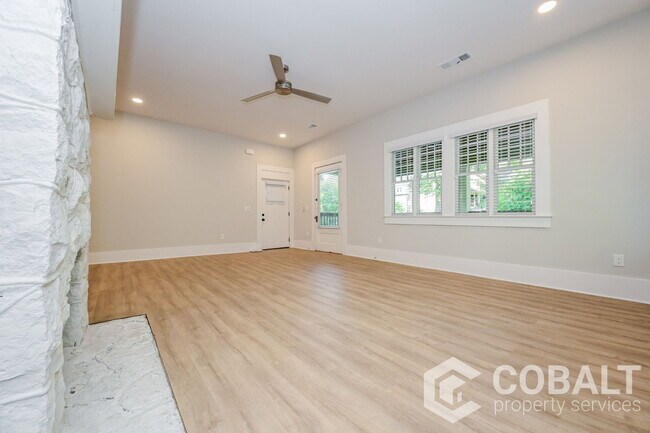 Photo - 616 Linwood Ave NE Unit A