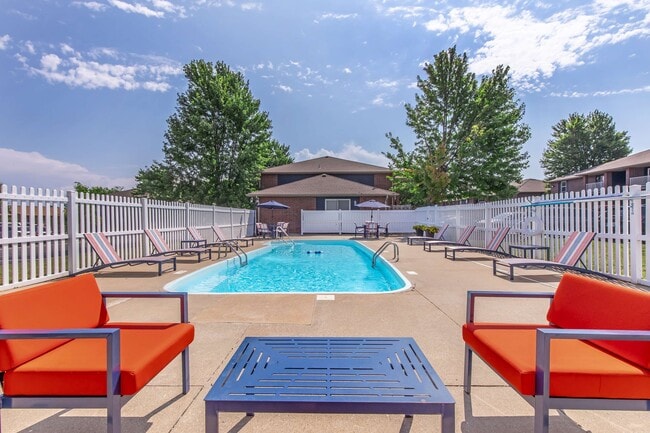 Cambridge Park Apartments Pool