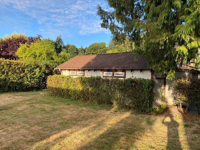 Photo - 4915 Lake Washington Blvd S Unit B