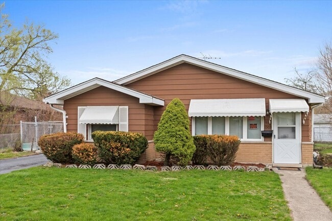 Photo - 1303 Balmoral Ave House