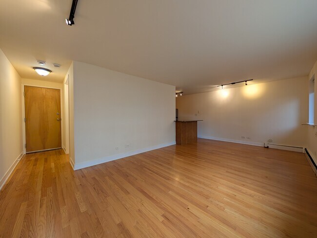 Photo - 630 W Wrightwood Ave