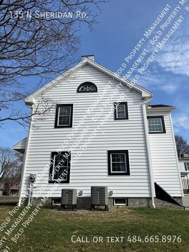 Photo - 135 N Sheridan Rd