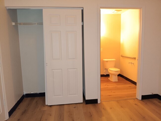 Photo - Irvine Renaissance Unit 305