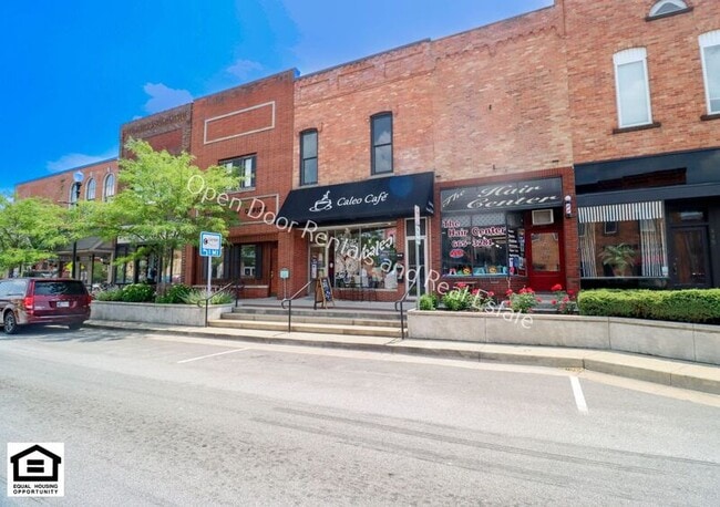 113 1/2 W Maumee St - 113 1/2 W Maumee St Unidad Apt 201
