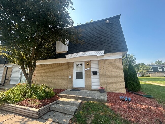 Building Photo - 41168 N Woodbury Green Dr