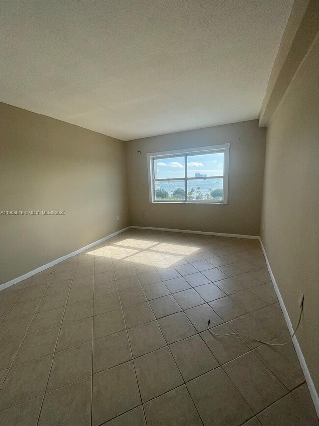 Photo - 400 Kings Point Dr Unit 507