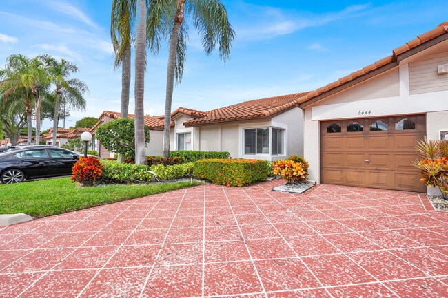 Photo - 6444 Mill Pointe Cir