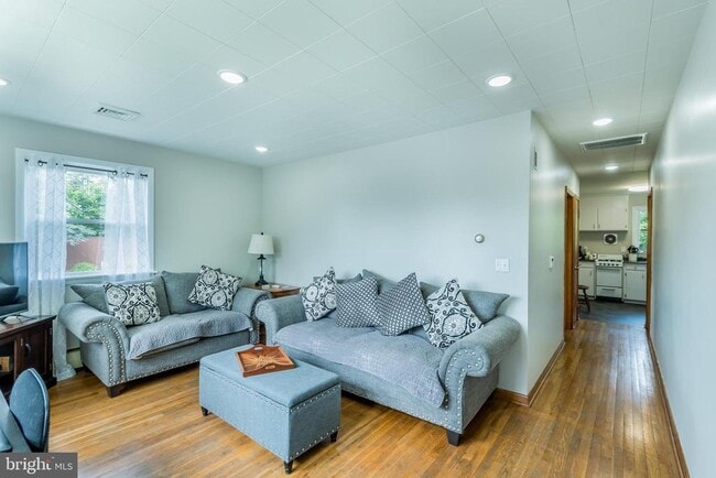 Building Photo - 3518 Trindle Rd Unit 1