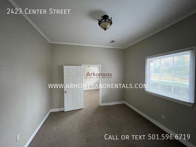 Photo - 2423 Center St