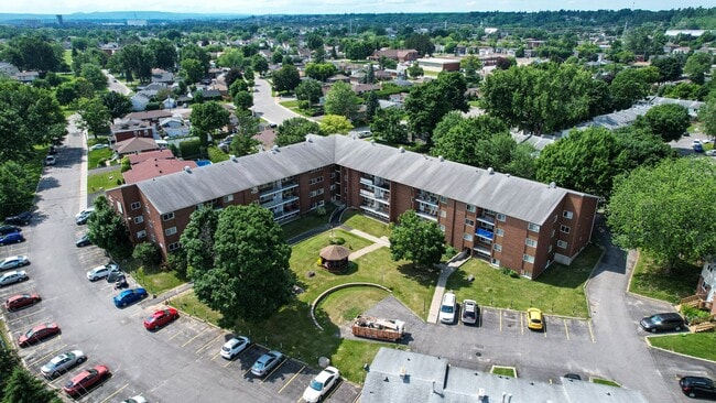 Building Photo - Saint-James