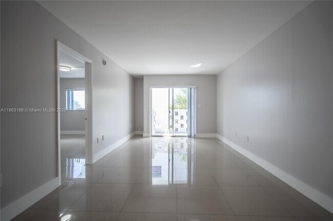 Photo - 1986 Biarritz Dr Unit 307