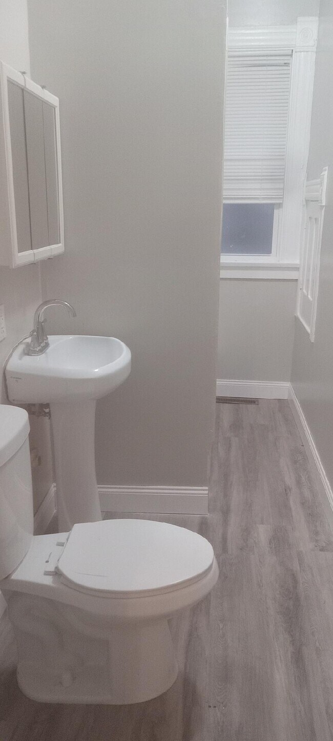 Photo - 407 Wilkinson St