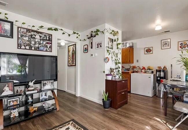 Photo - 1317 Locust St Unit B