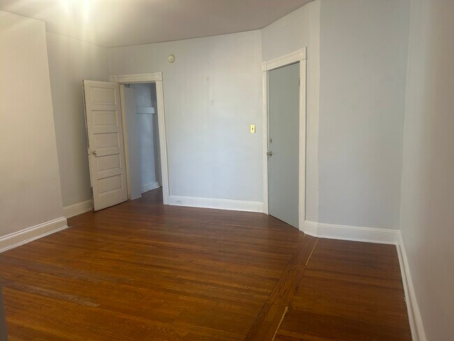 Photo - 2514 N Calvert St Unit 2nd Floor Apt