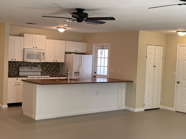 Photo - 6185 Deming Ave