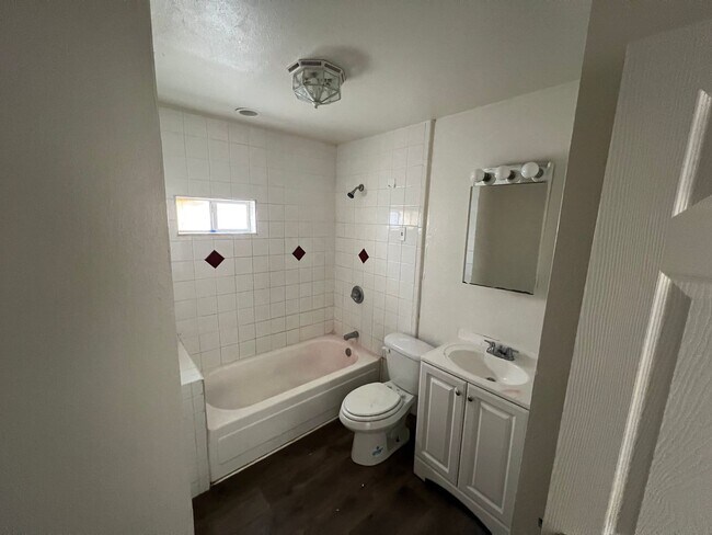 Photo - 3202 Baylor St Unit FRONT