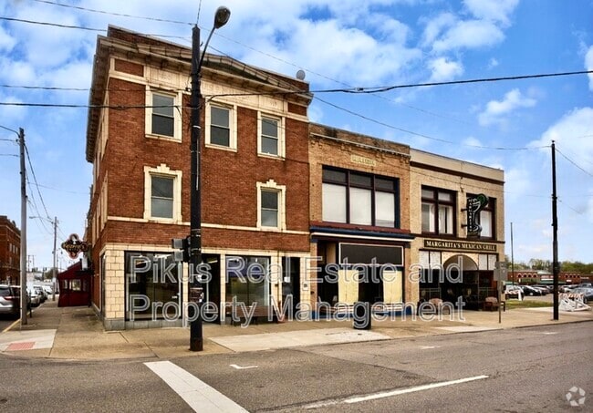 Building Photo - 111 Lincoln Way W Unit 3 Rental