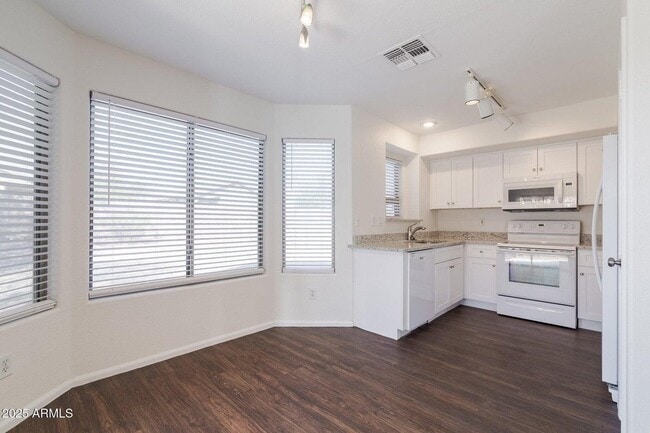 Photo - 43762 W Carey Dr