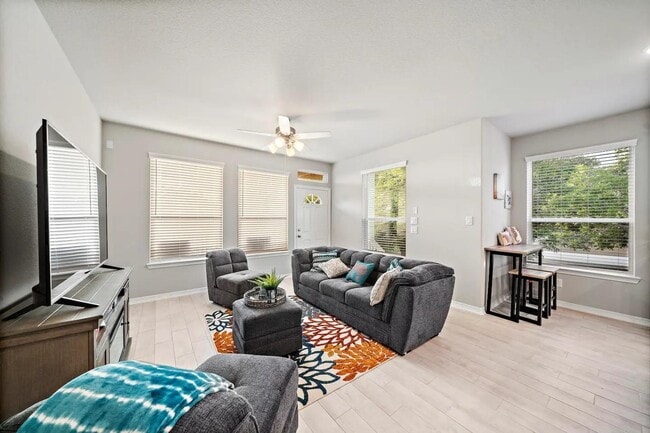 Photo - 714 Lee St Condo