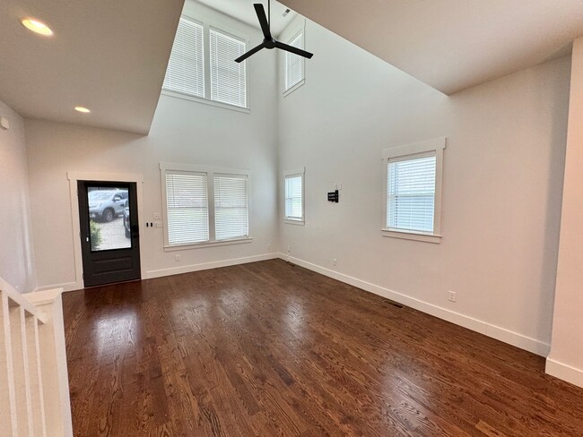 Photo - Amazing Location - 3 Bed, 2.5 Bath w/ Vaulted Ceilings and Covered Deck