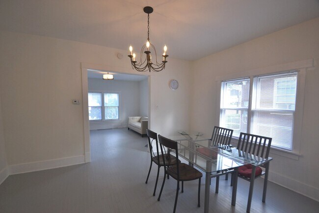Photo - 306 Brown St