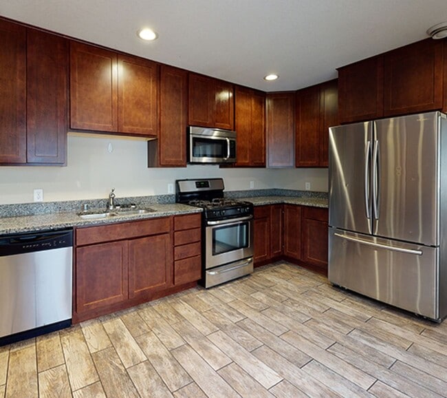 Building Photo - 1107 6th St SE Unit (Flr 1) Rental