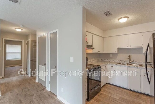 Photo - Town Creek Apartments