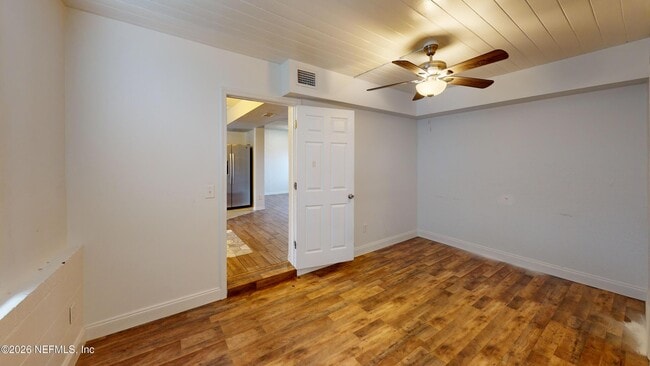 Photo - 6926 Camelot Rd