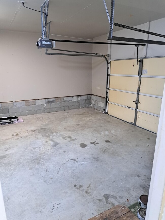 Photo - 1908 Joslyn Dr