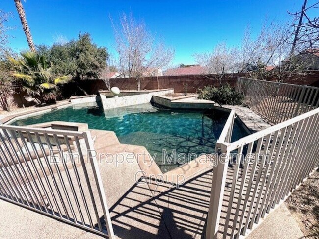 Photo - 8016 Pandur St