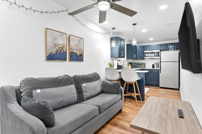 Building Photo - 1015 E 25th Ave Rental