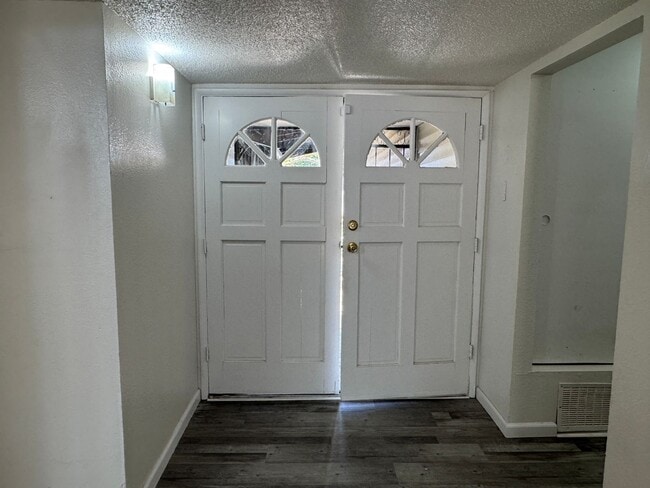 Photo - 309 Cordova Ln