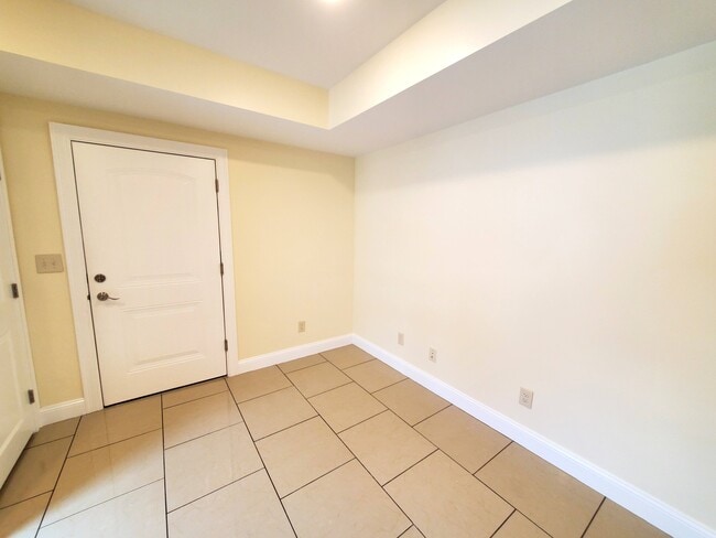 Photo - 159 Elm St Unit 1