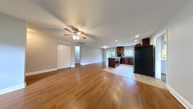 Photo - 6475 Cedarbrook Dr