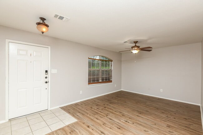 Photo - 239 Centennial Pl