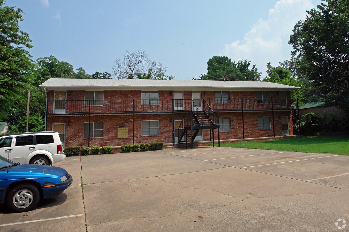Photo - 809 S 17th St Apartments