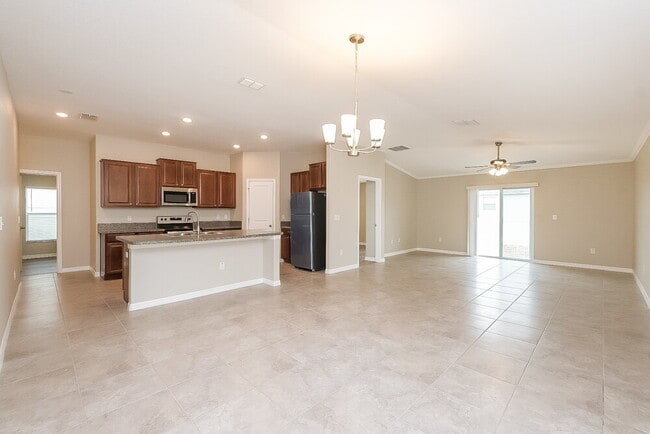 Photo - 204 Archcliffe Point Pl