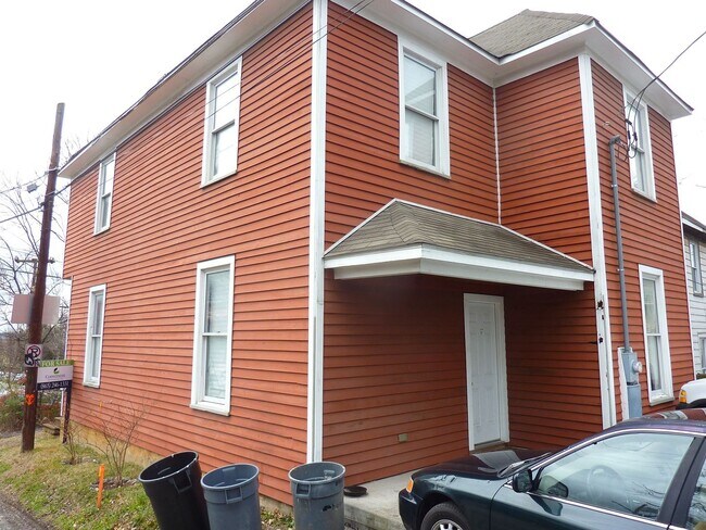 Photo - 4BR Red House on 17th St