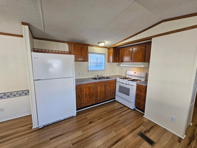 Building Photo - 243 Maverick Ln