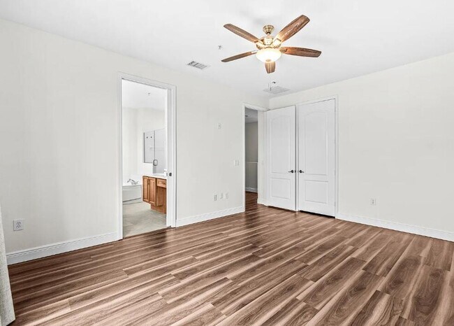 Photo - 536 NW 39th Cir