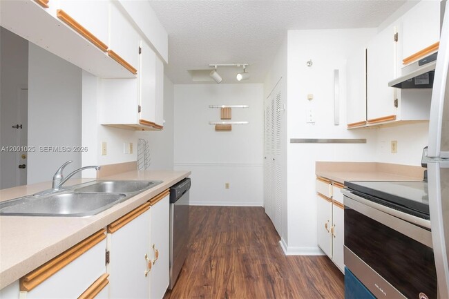 Photo - 18310 NW 68th Ave Unit L