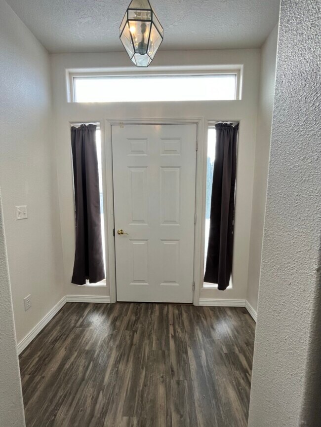 Photo - 950 Gregory Ln